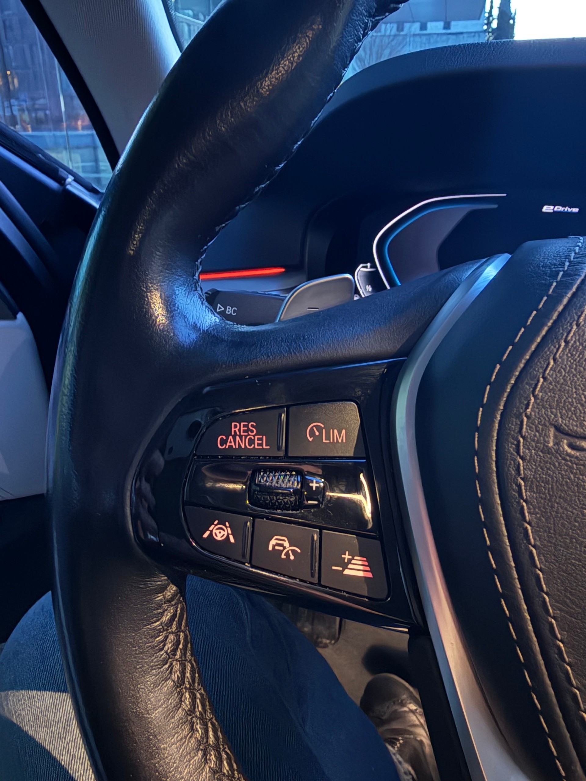 BMW 530e xDrive Steptronic-image-9