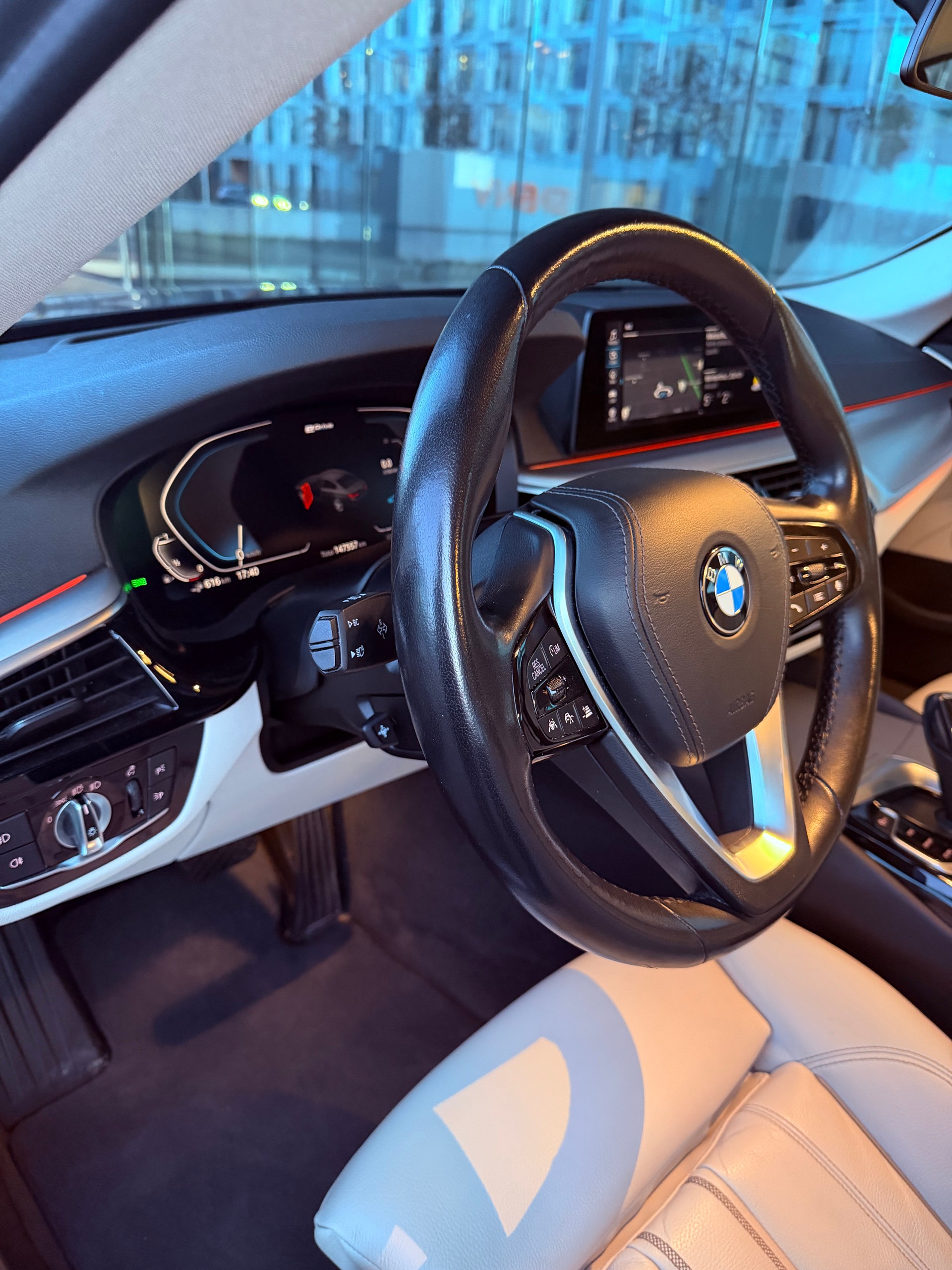 BMW 530e xDrive Steptronic-image-8