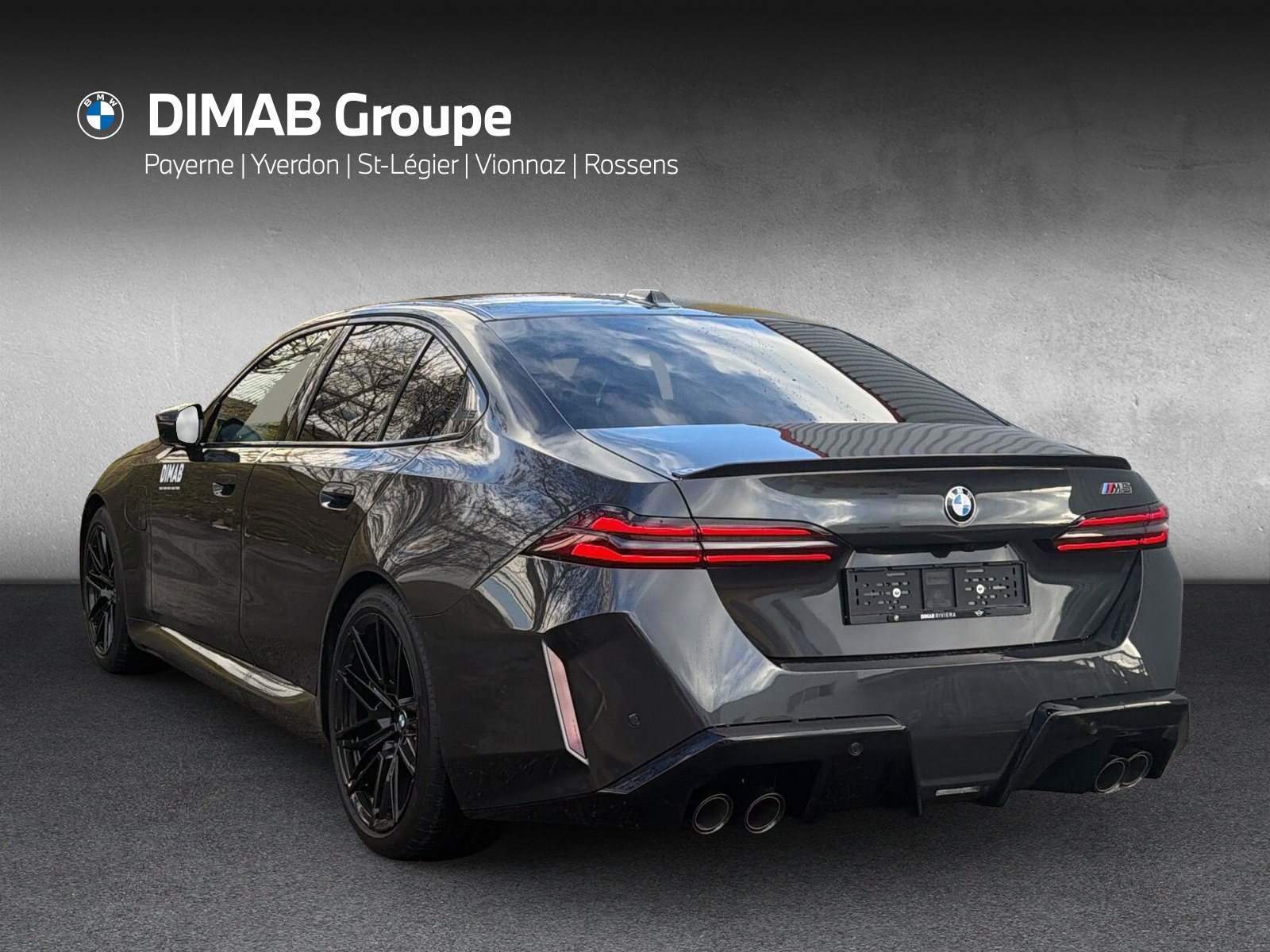 BMW M5 xDrive-showroom-element-2