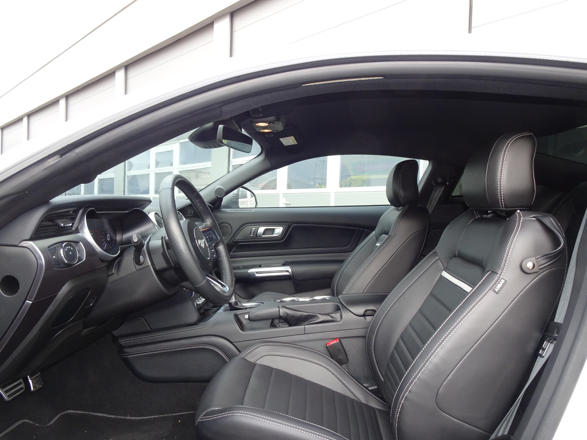 FORD Mustang Fastback 5.0 V8 Mach 1-image-5