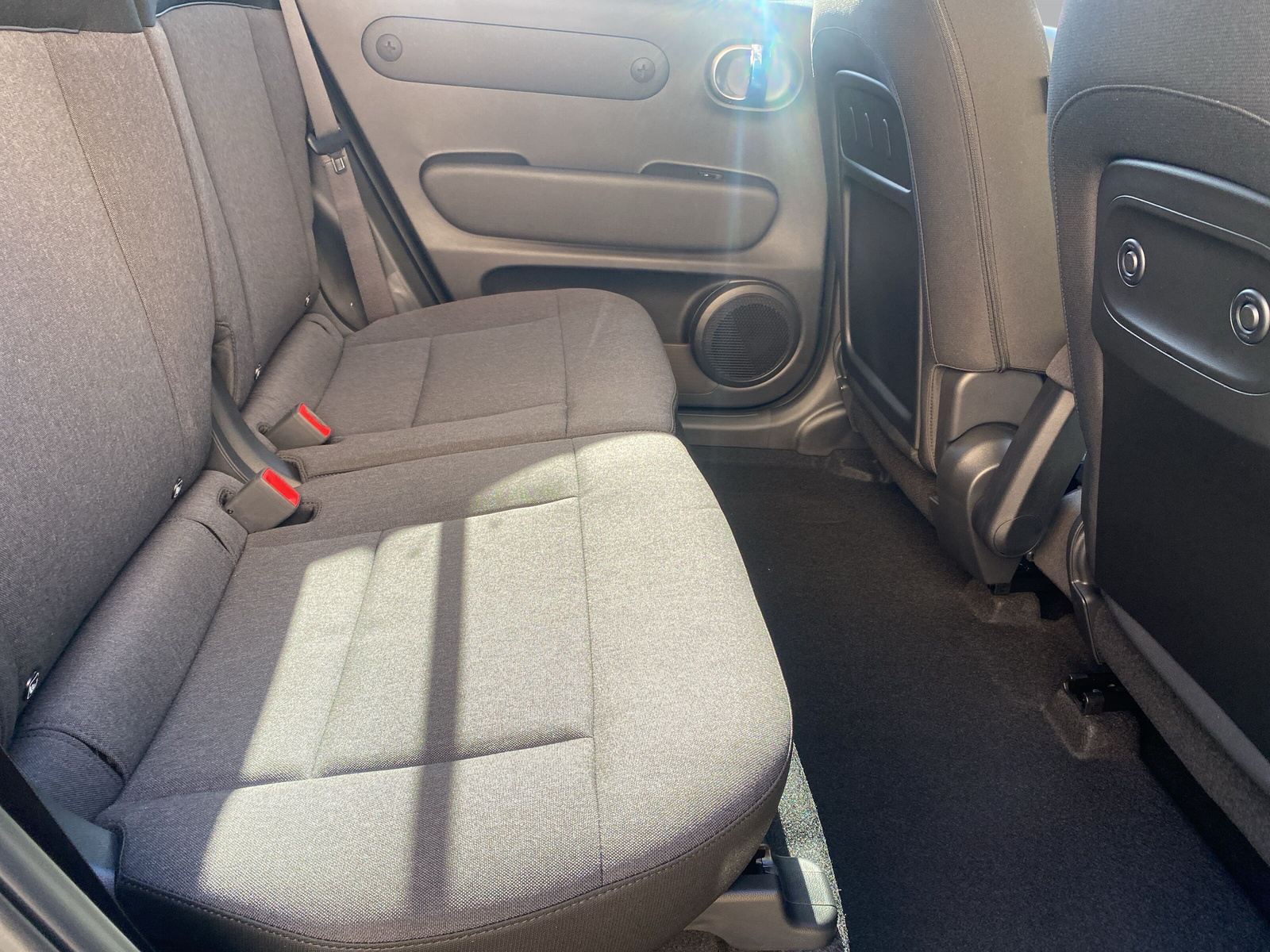 HYUNDAI Inster 42kWh Amplia-image-12