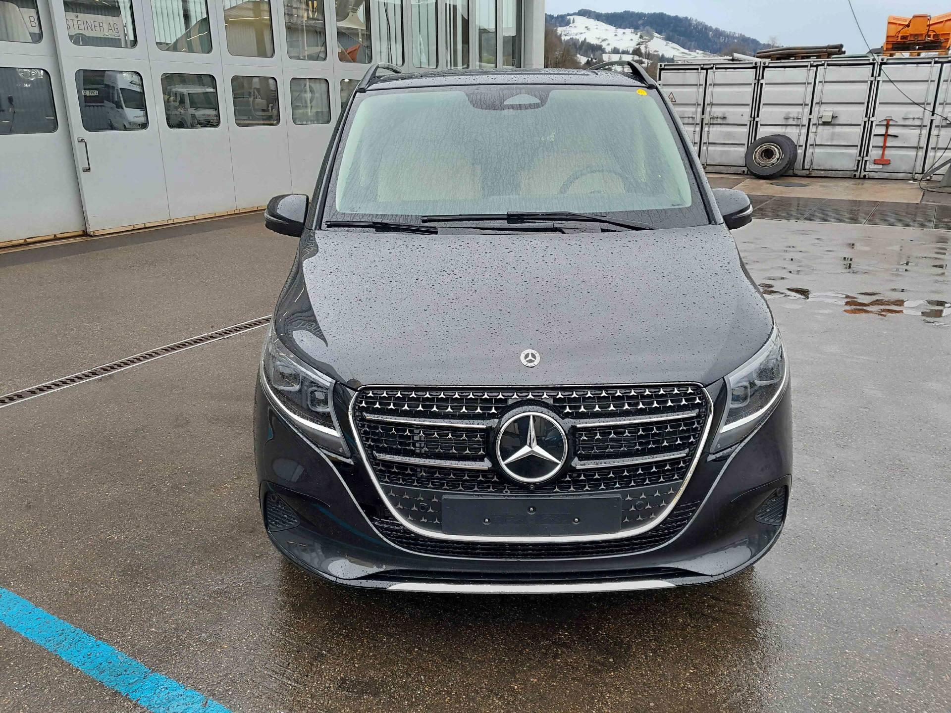 MERCEDES-BENZ V 300 d Avantgarde lang Van 4x4-showroom-element-2