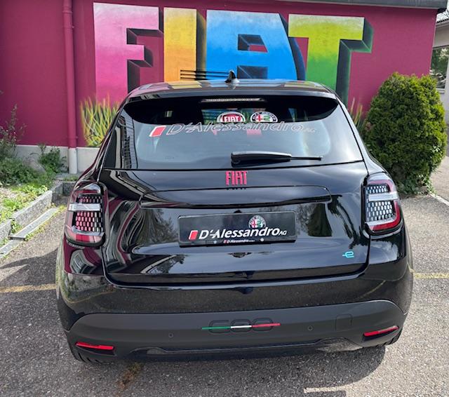 FIAT 600e Red-image-4