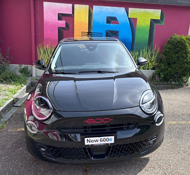 FIAT 600e Red-showroom-element-2