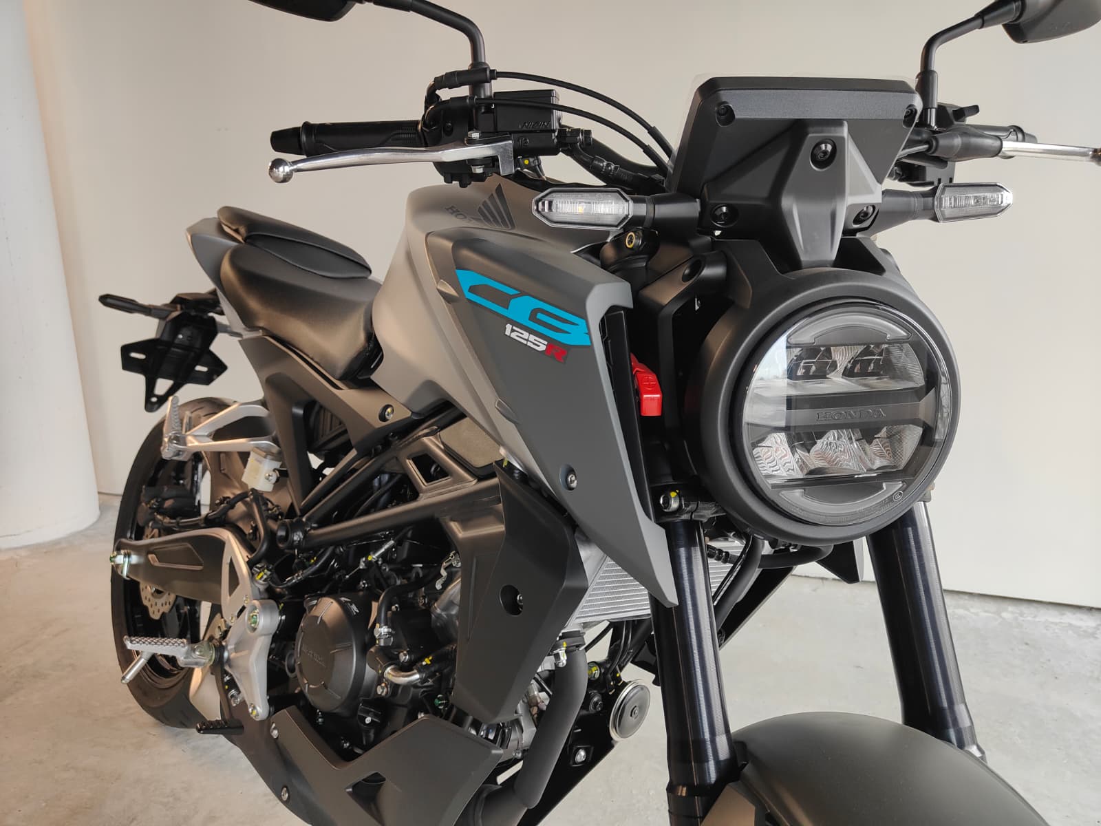 HONDA CB 125 R-image-1