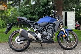 HONDA CB 300 R-image-0