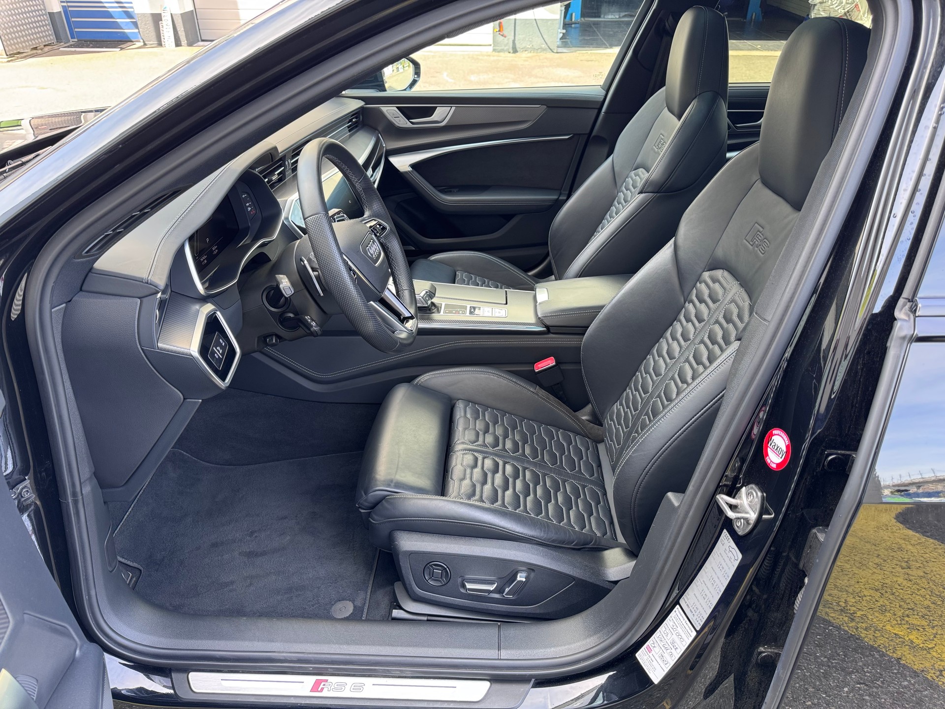 AUDI RS6 Avant 4.0 TFSI V8 quattro-image-7