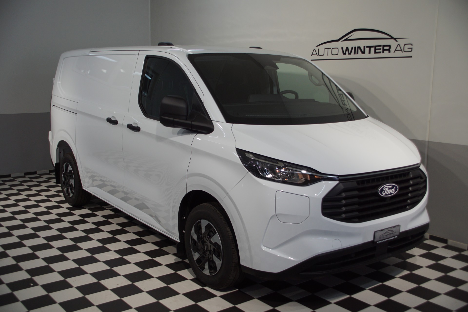 FORD Transit Custom Van PHEV 320 L1H1 Trend Automat
