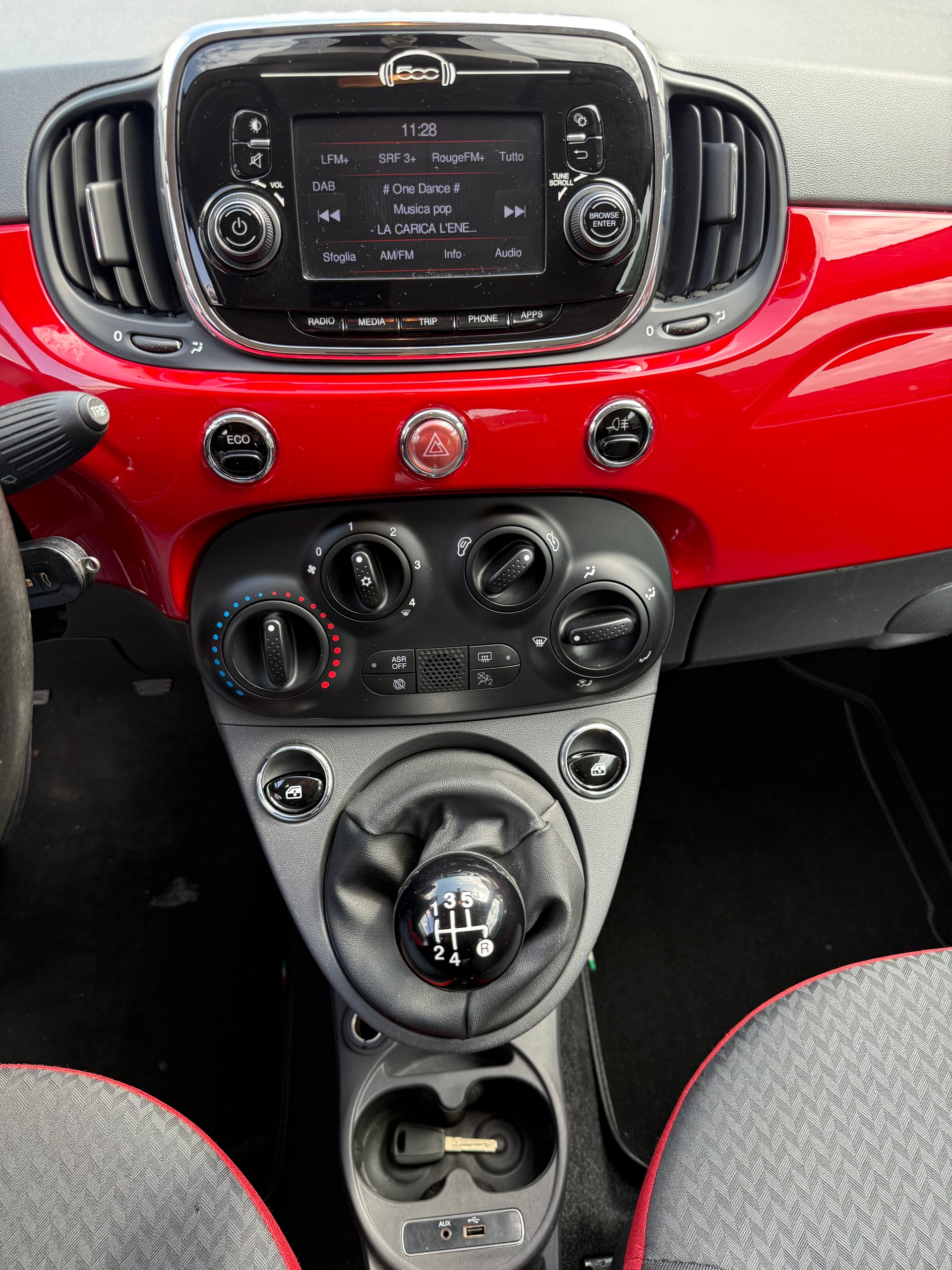 FIAT 500C 0.9 Twinair Lounge-image-11