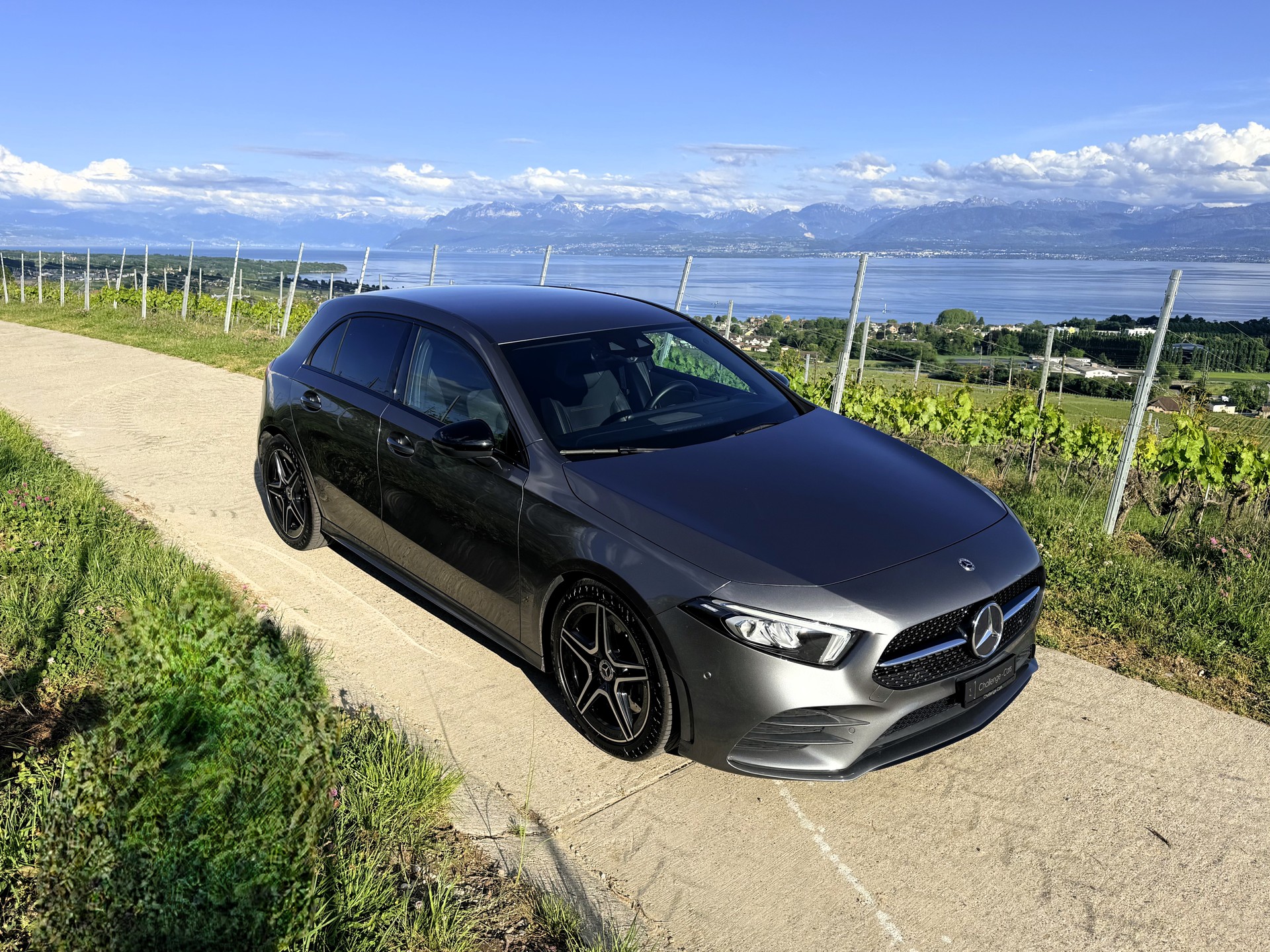 MERCEDES-BENZ A 250 AMG Line 7G-DCT-image-4