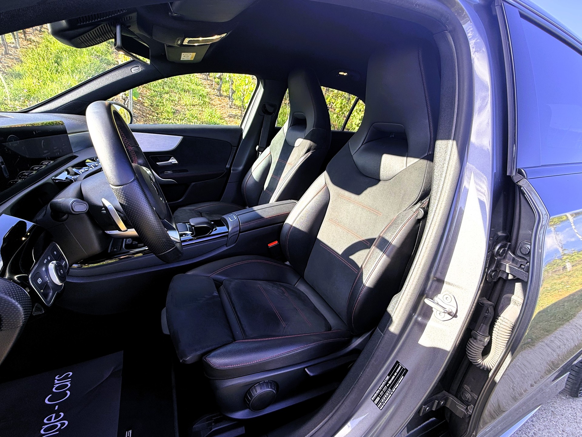 MERCEDES-BENZ A 250 AMG Line 7G-DCT-image-15
