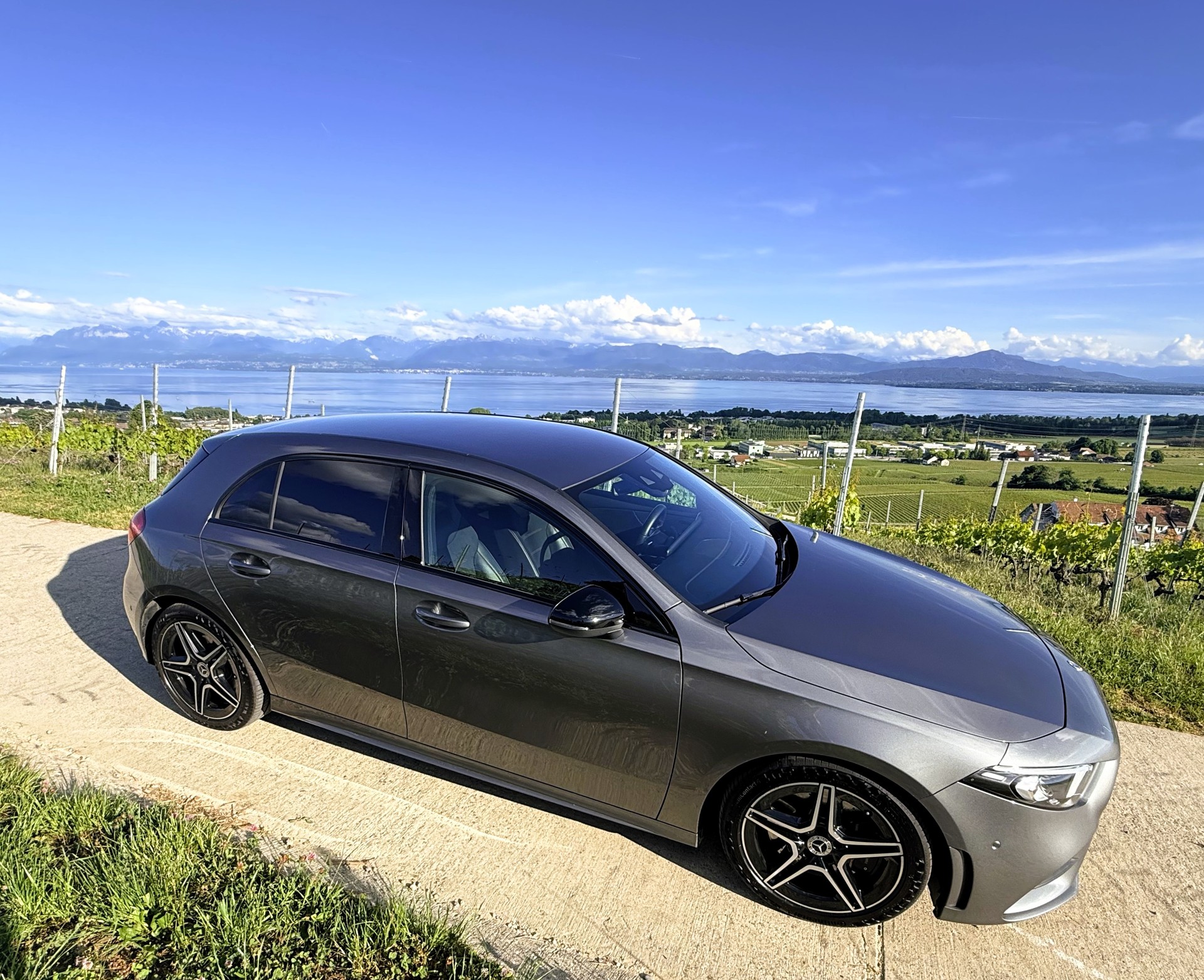 MERCEDES-BENZ A 250 AMG Line 7G-DCT-image-5