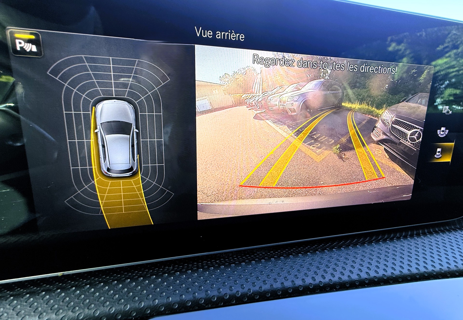 MERCEDES-BENZ A 250 AMG Line 7G-DCT-image-23