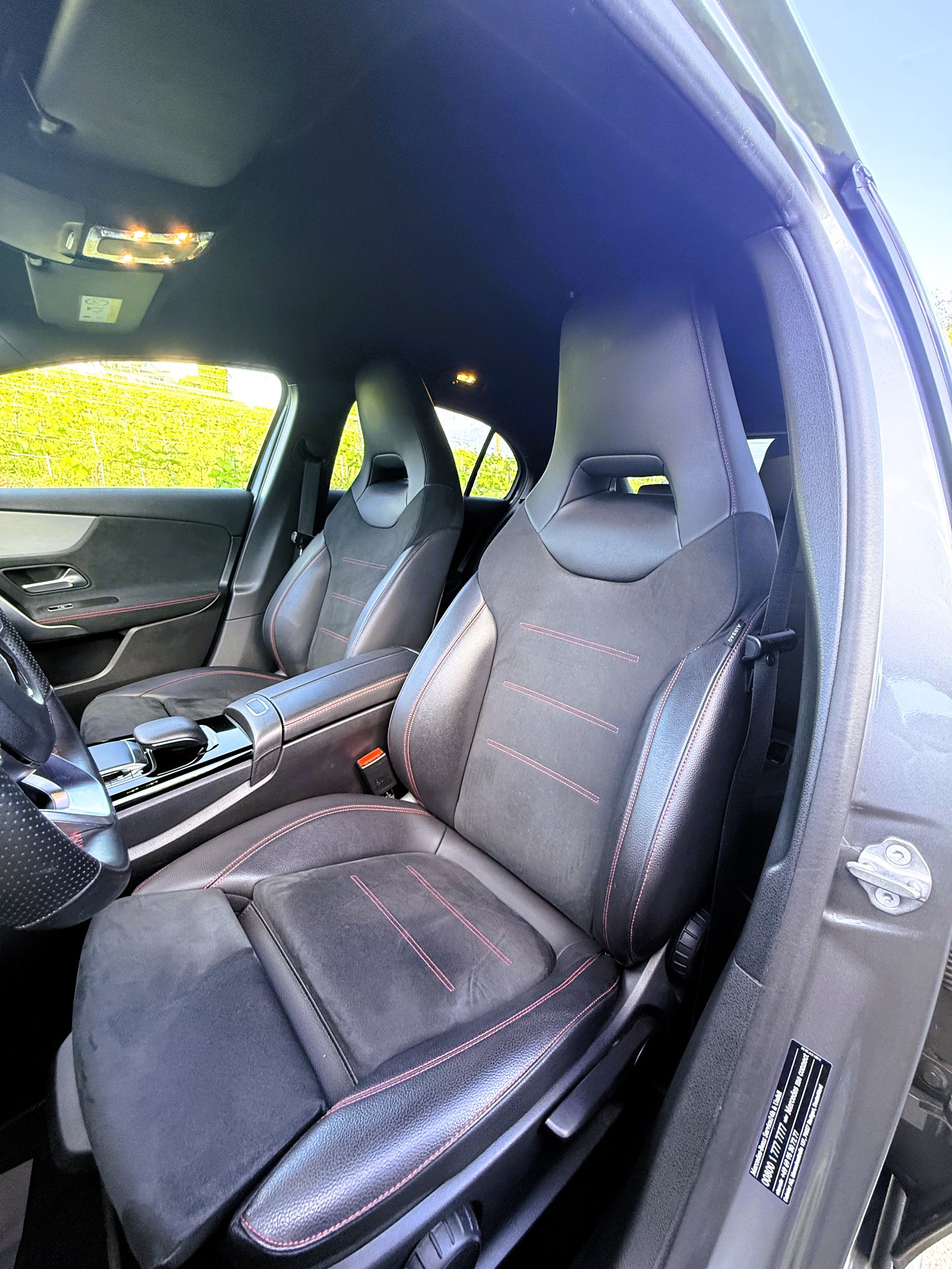 MERCEDES-BENZ A 250 AMG Line 7G-DCT-image-21
