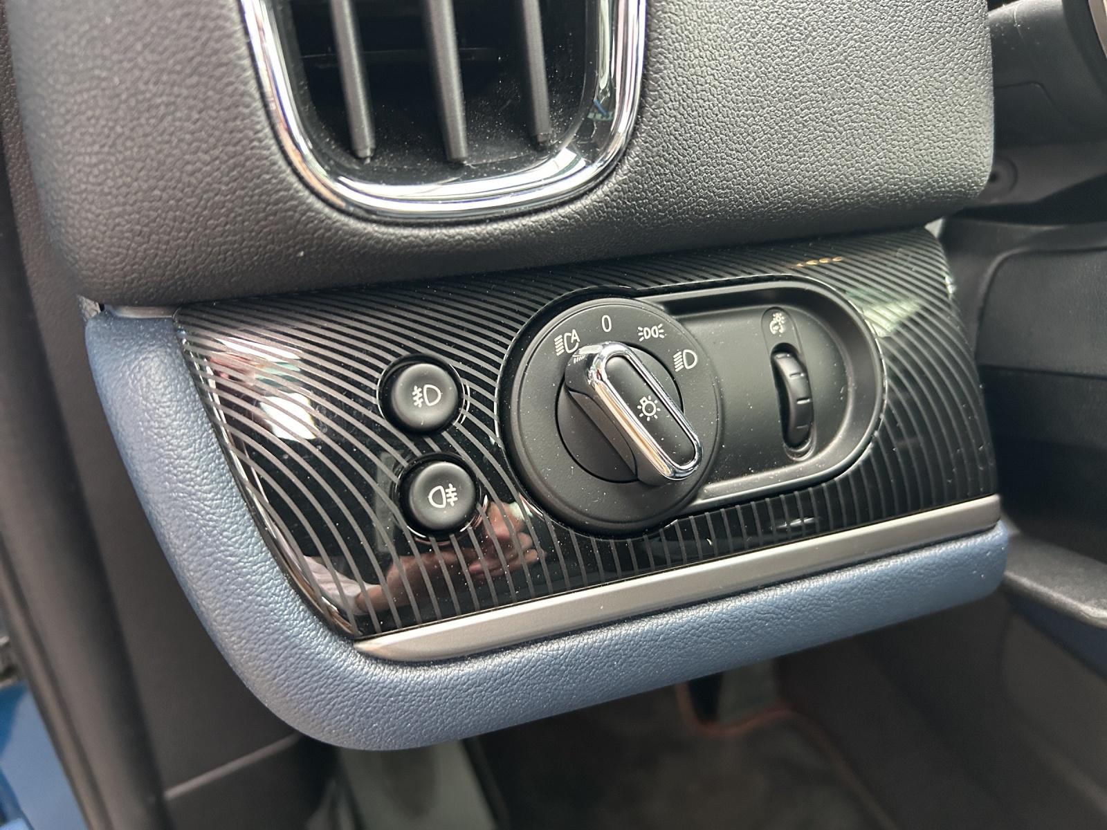 MINI Countryman F60 1.5i Cooper S E ALL4-image-19