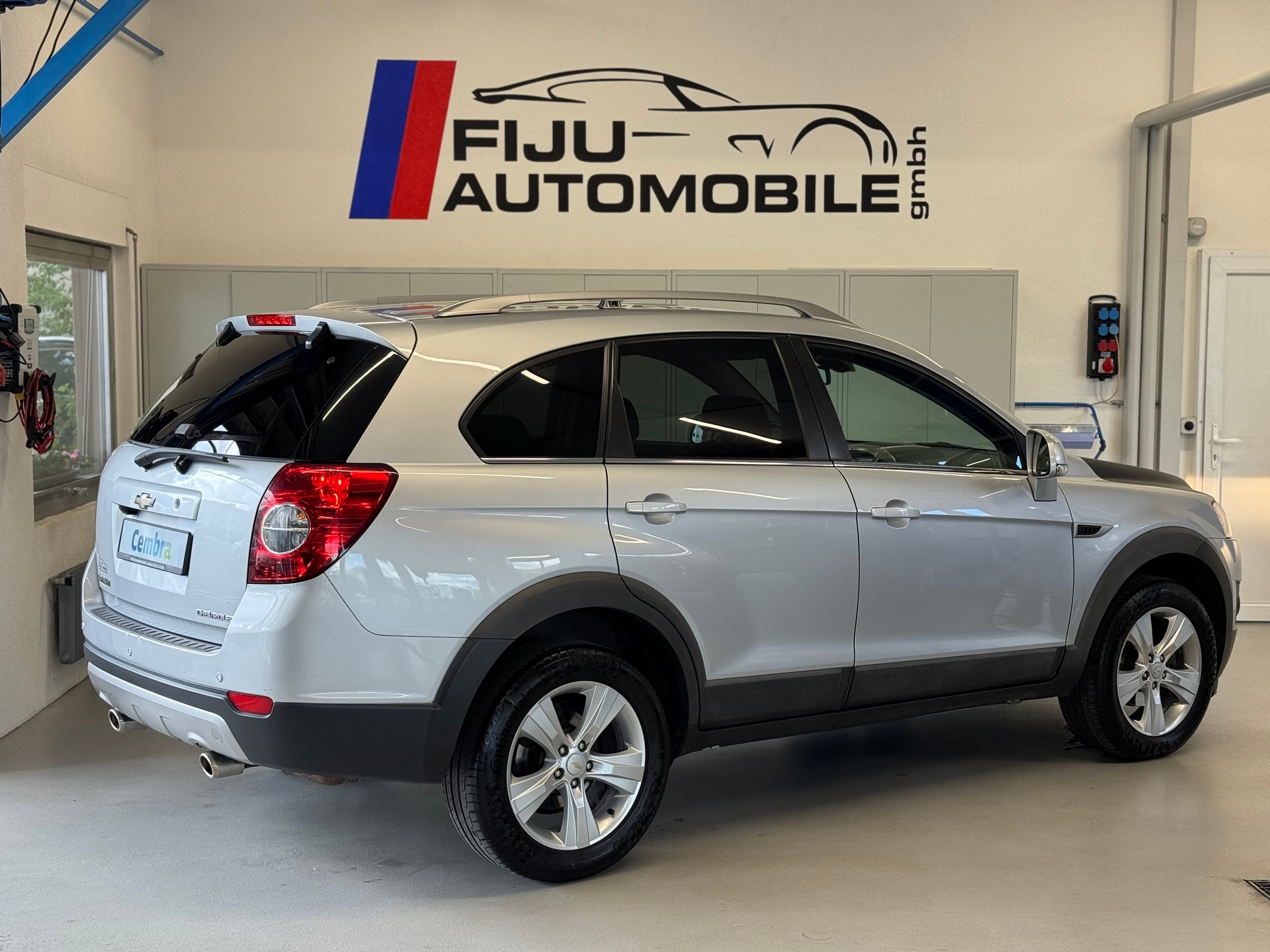 CHEVROLET Captiva 2.4 100 Anniversary 4WD Automatic-image-3