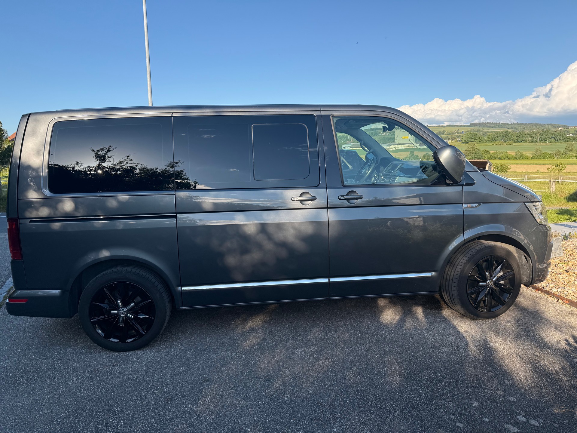 VW 2.0 TDI 199 Highline DSG 4m-image-1