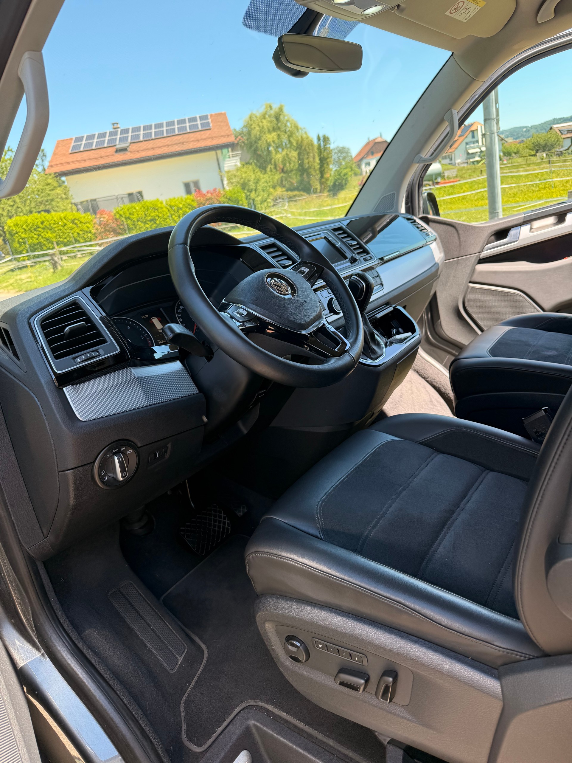 VW 2.0 TDI 199 Highline DSG 4m-image-8