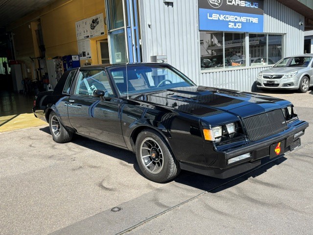 BUICK Grand National-image-2