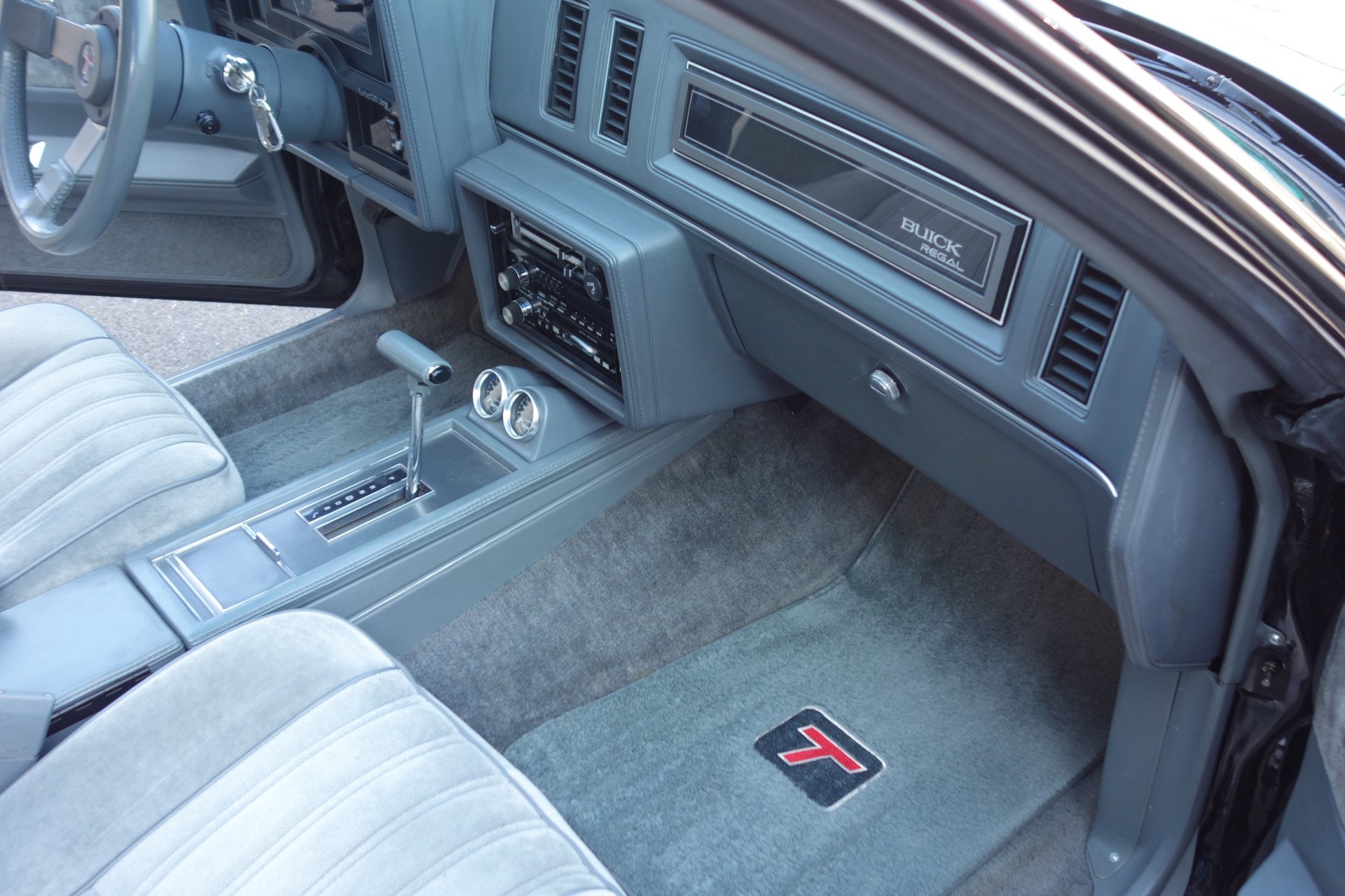 BUICK Grand National-image-11