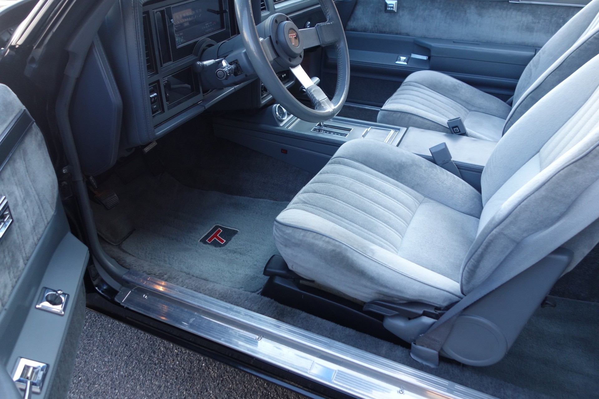BUICK Grand National-image-10
