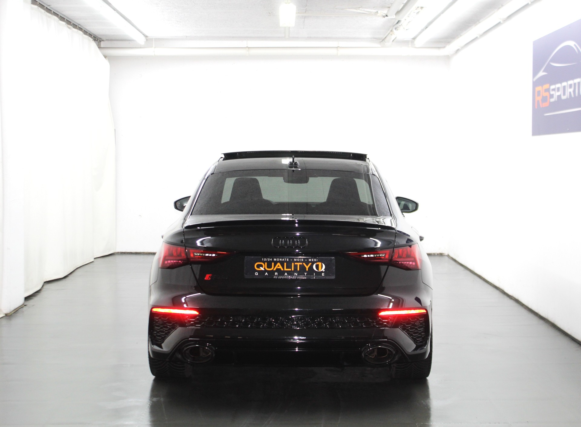 AUDI RS3 Limousine 2.5 TSI quattro S-tronic RS-Designpaket plus rot / CH-Fahrzeug-image-5