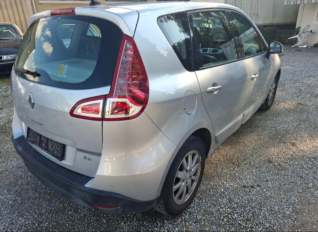 RENAULT Scénic 1.4 16V Turbo Privilège-image-5