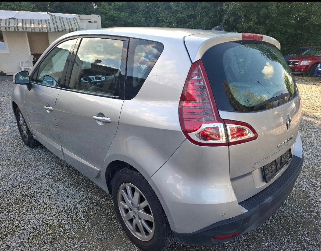 RENAULT Scénic 1.4 16V Turbo Privilège-image-6