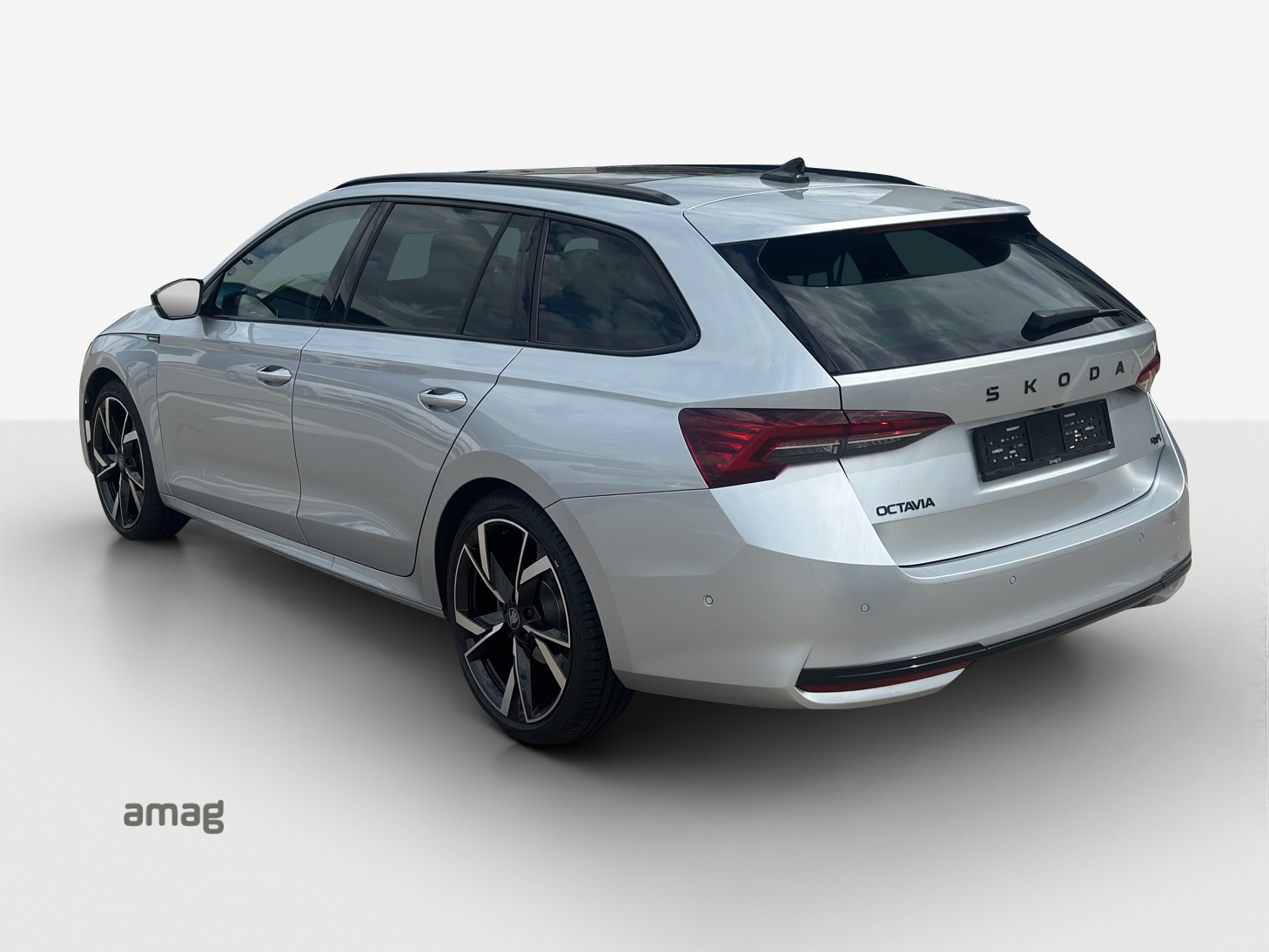 SKODA Octavia Combi 2.0 TSI DSG Selection 4x4-showroom-element-2