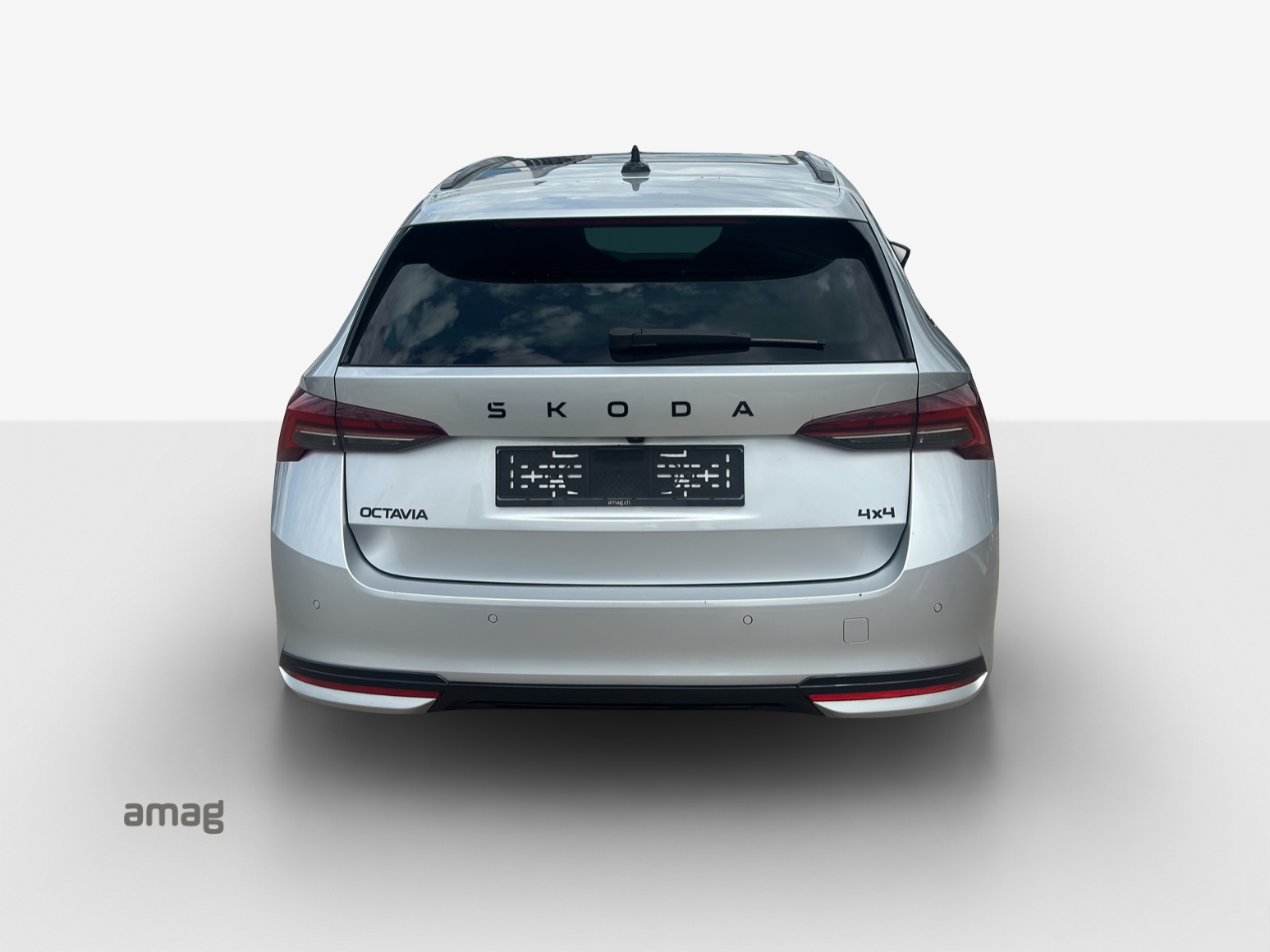 SKODA Octavia Combi 2.0 TSI DSG Selection 4x4-showroom-element-3