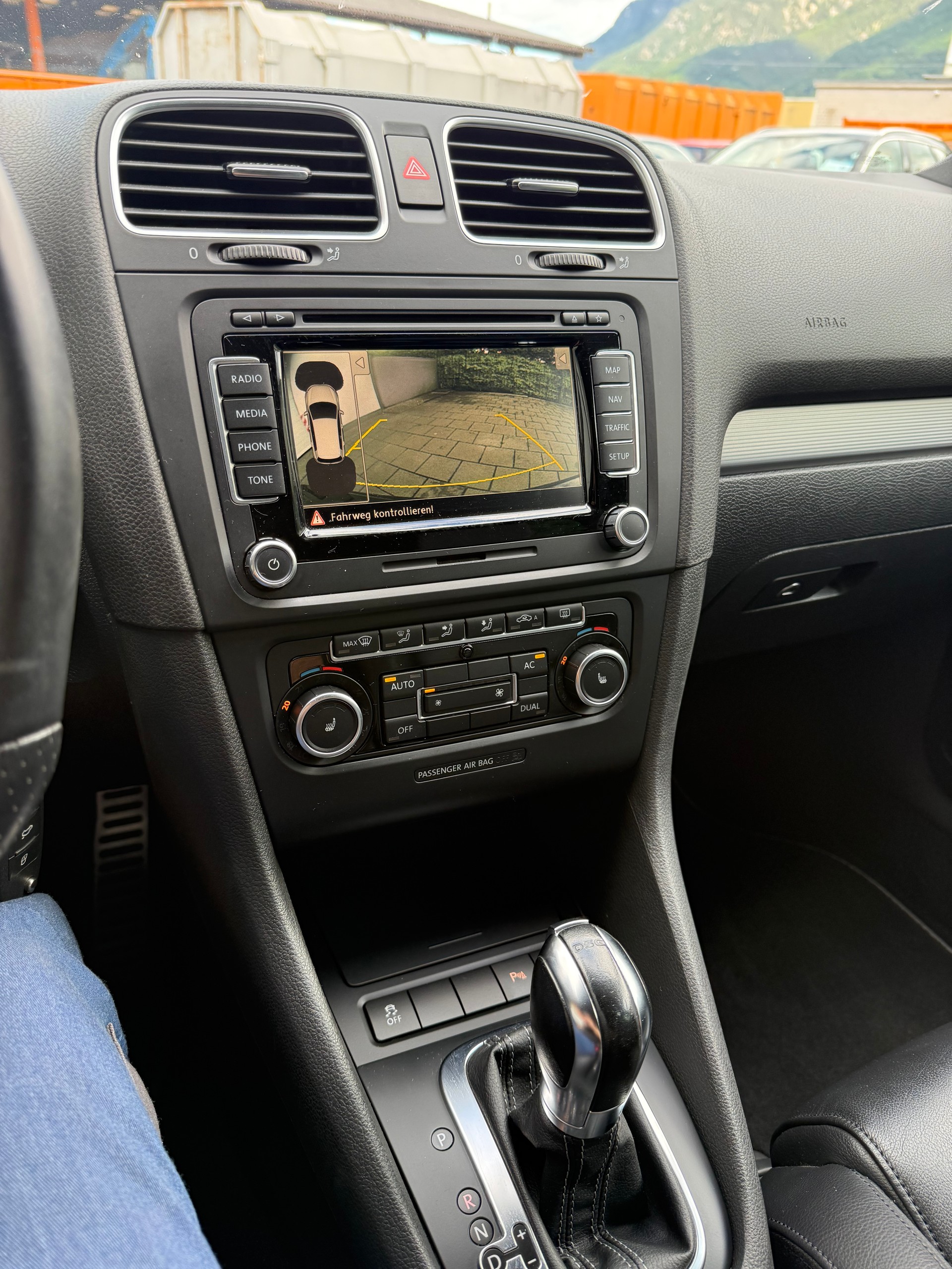 VW Golf 2.0 TSI R 4Motion DSG-image-13