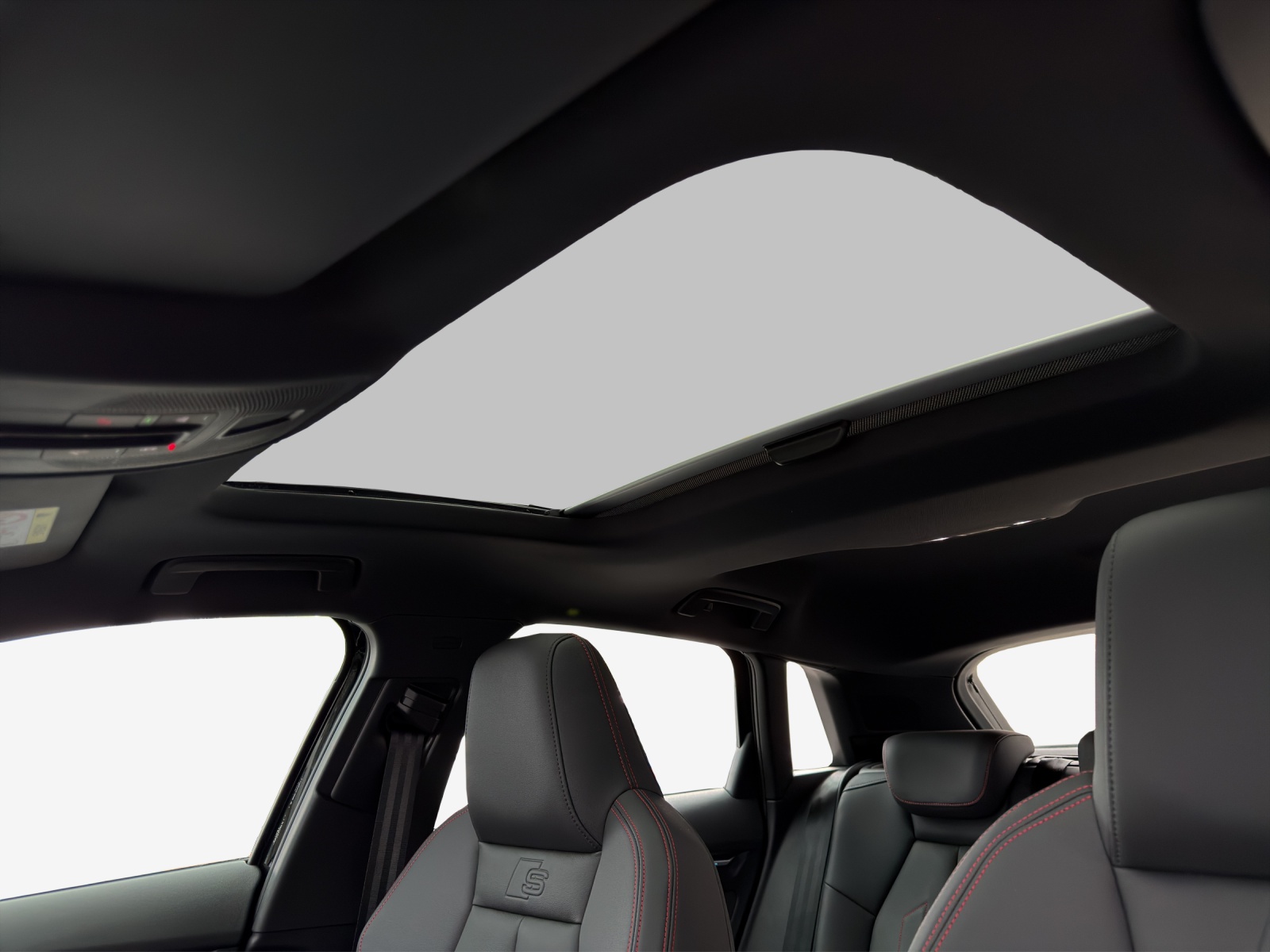 AUDI S3 Sportback TFSI quattro S-tronic-image-14