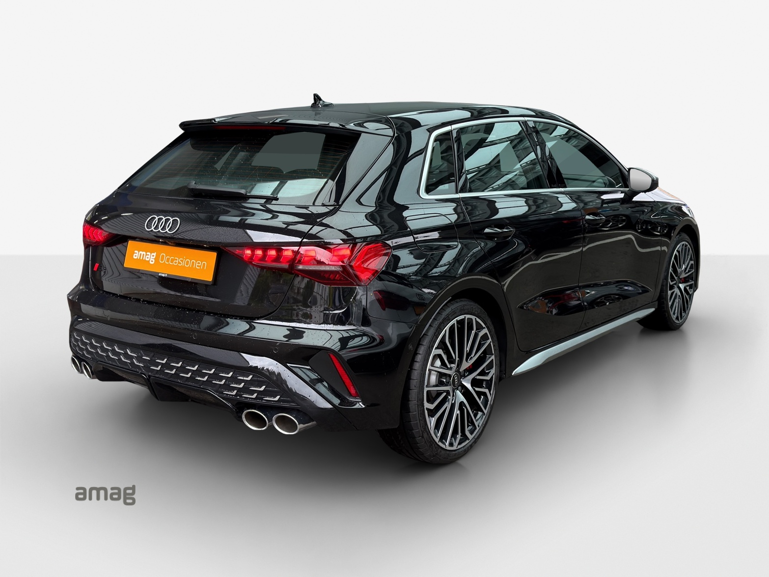 AUDI S3 Sportback TFSI quattro S-tronic-image-4