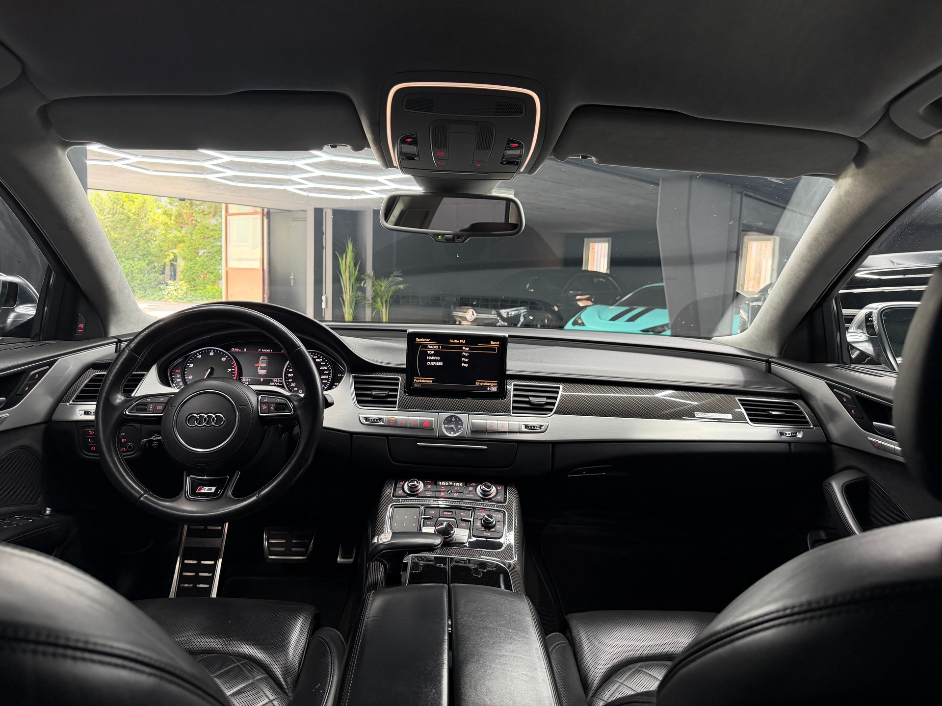 AUDI S8 4.0 TFSI V8 quattro tiptronic-image-10