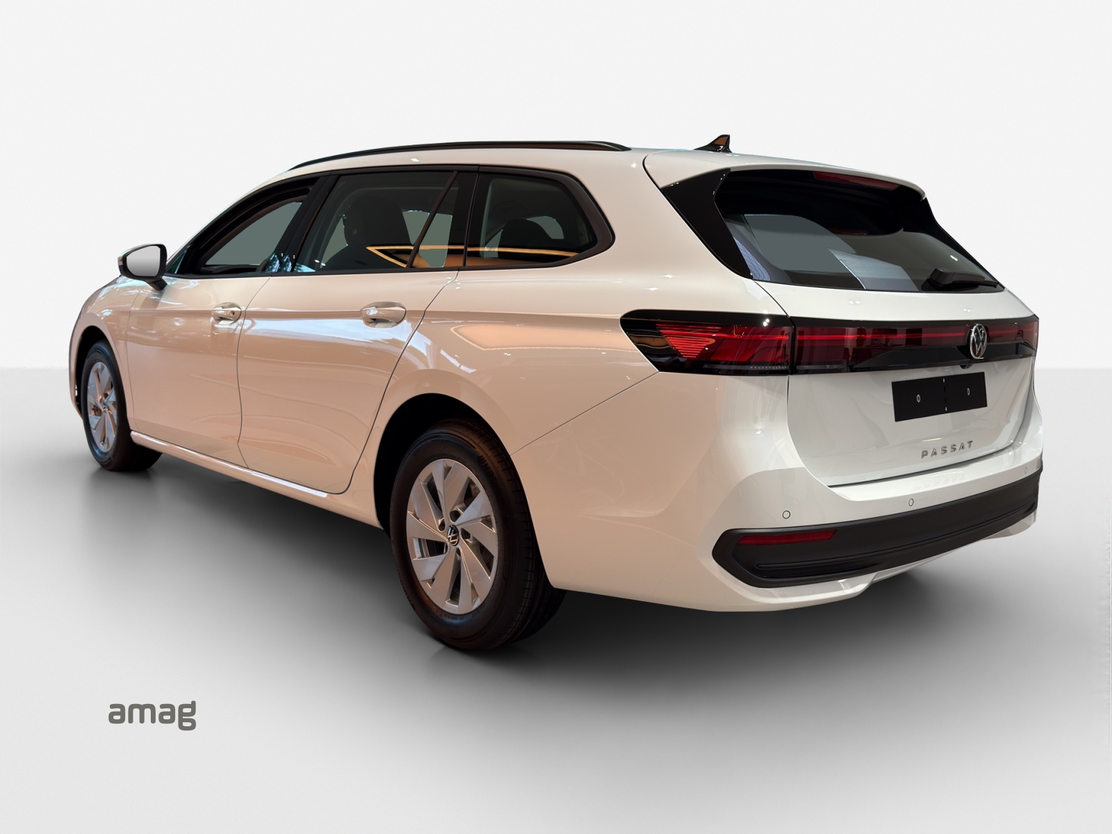 VW Passat Variant 2.0 TDI evo Basis DSG-image-2