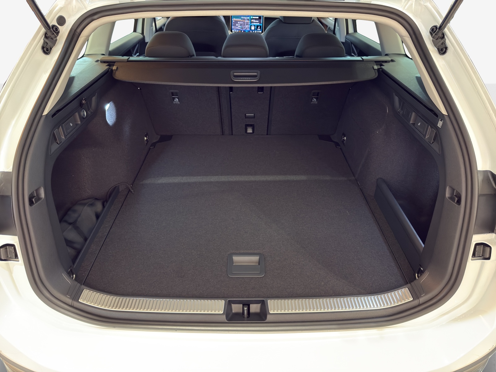 VW Passat Variant 2.0 TDI evo Basis DSG-image-12
