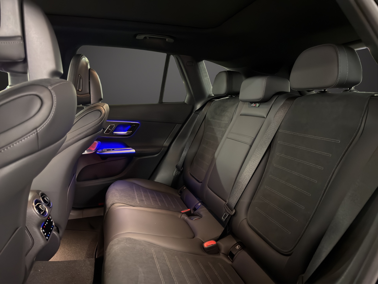 MERCEDES-BENZ GLC 200 4Matic 9G-Tronic-image-11