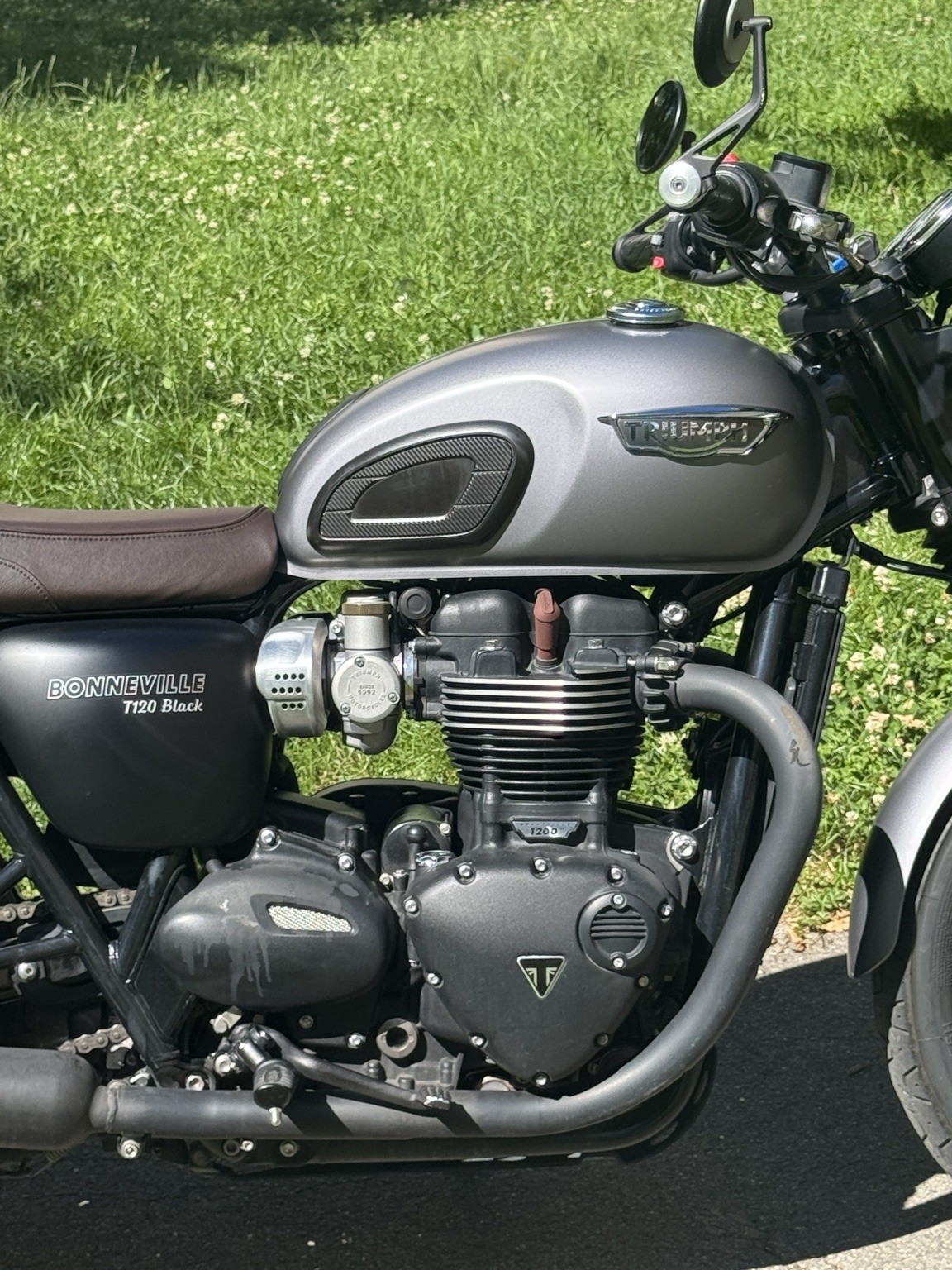 TRIUMPH T120-image-3