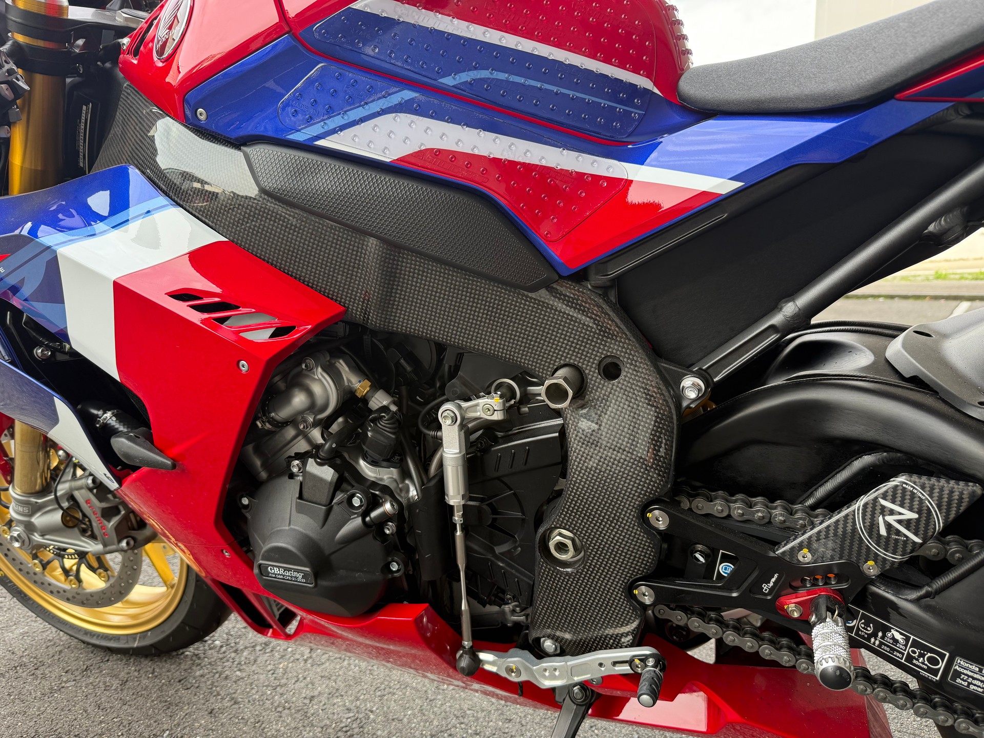 HONDA CBR 1000 RR-R SP-image-4