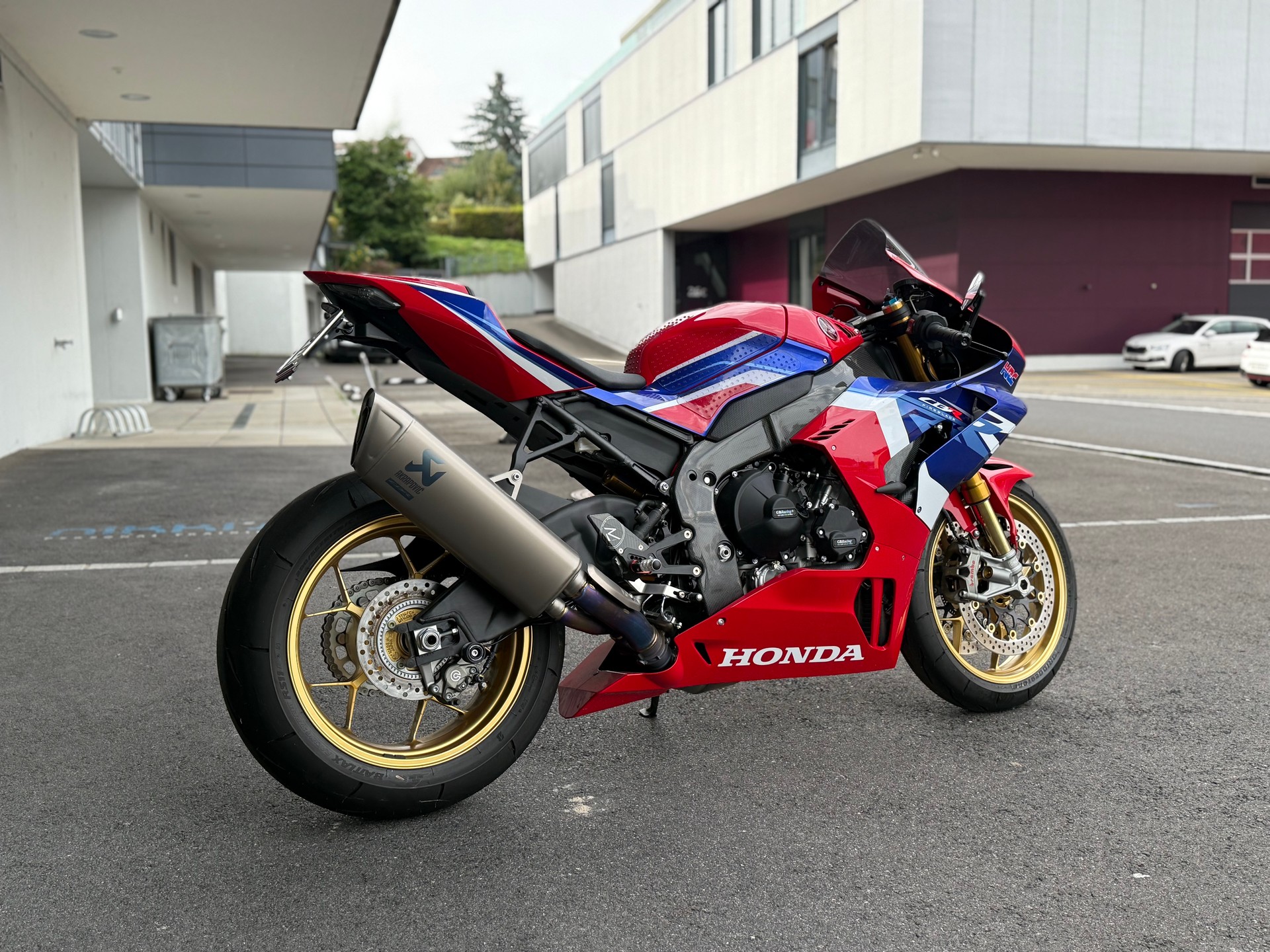 HONDA CBR 1000 RR-R SP-image-0