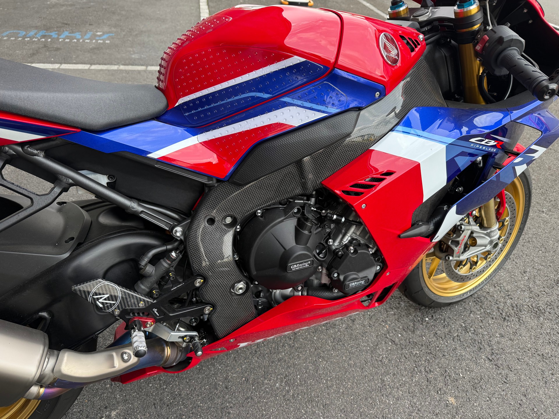 HONDA CBR 1000 RR-R SP-image-5