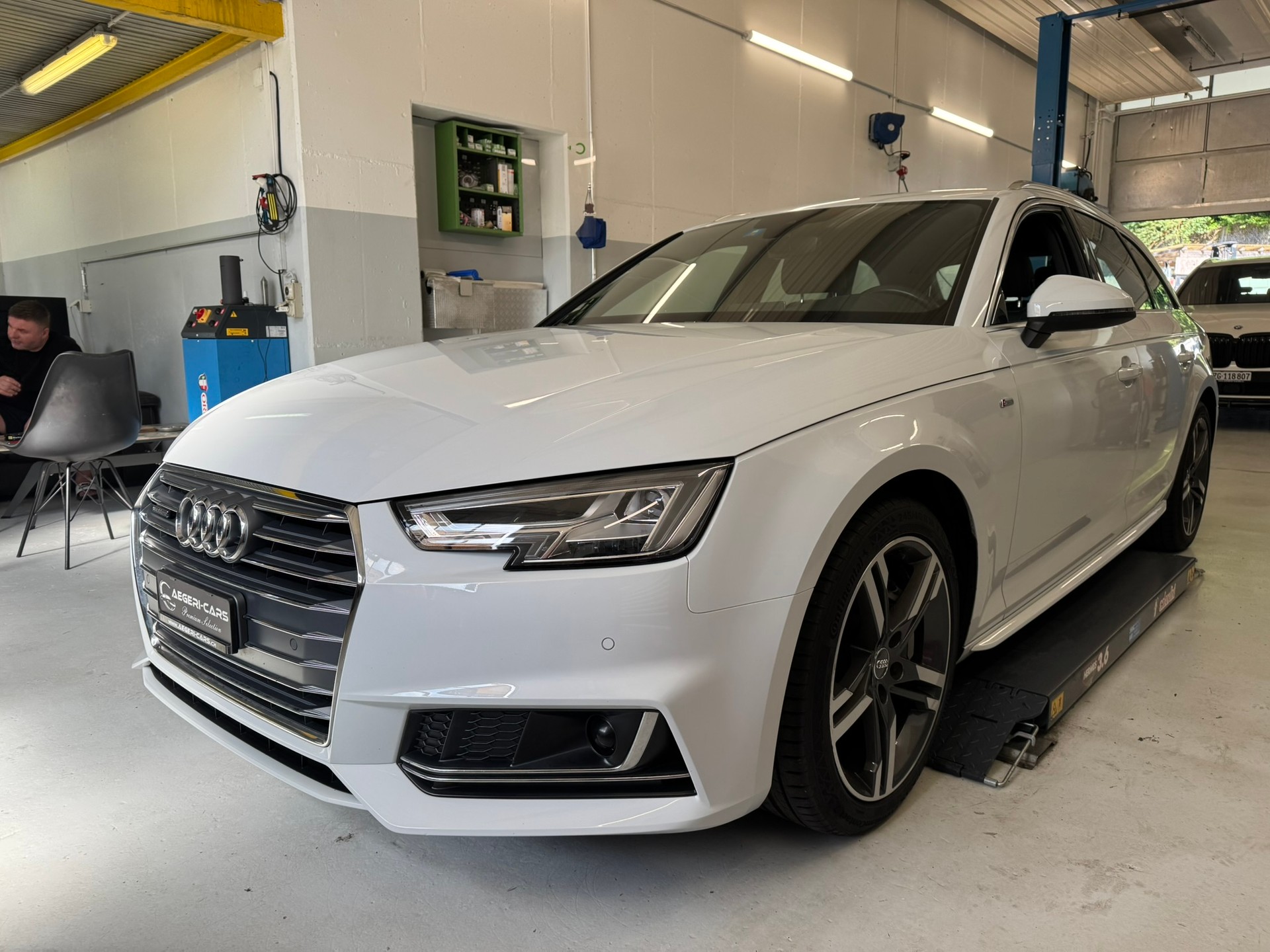 AUDI A4 Avant 2.0 TDI Sport quattro S-tronic