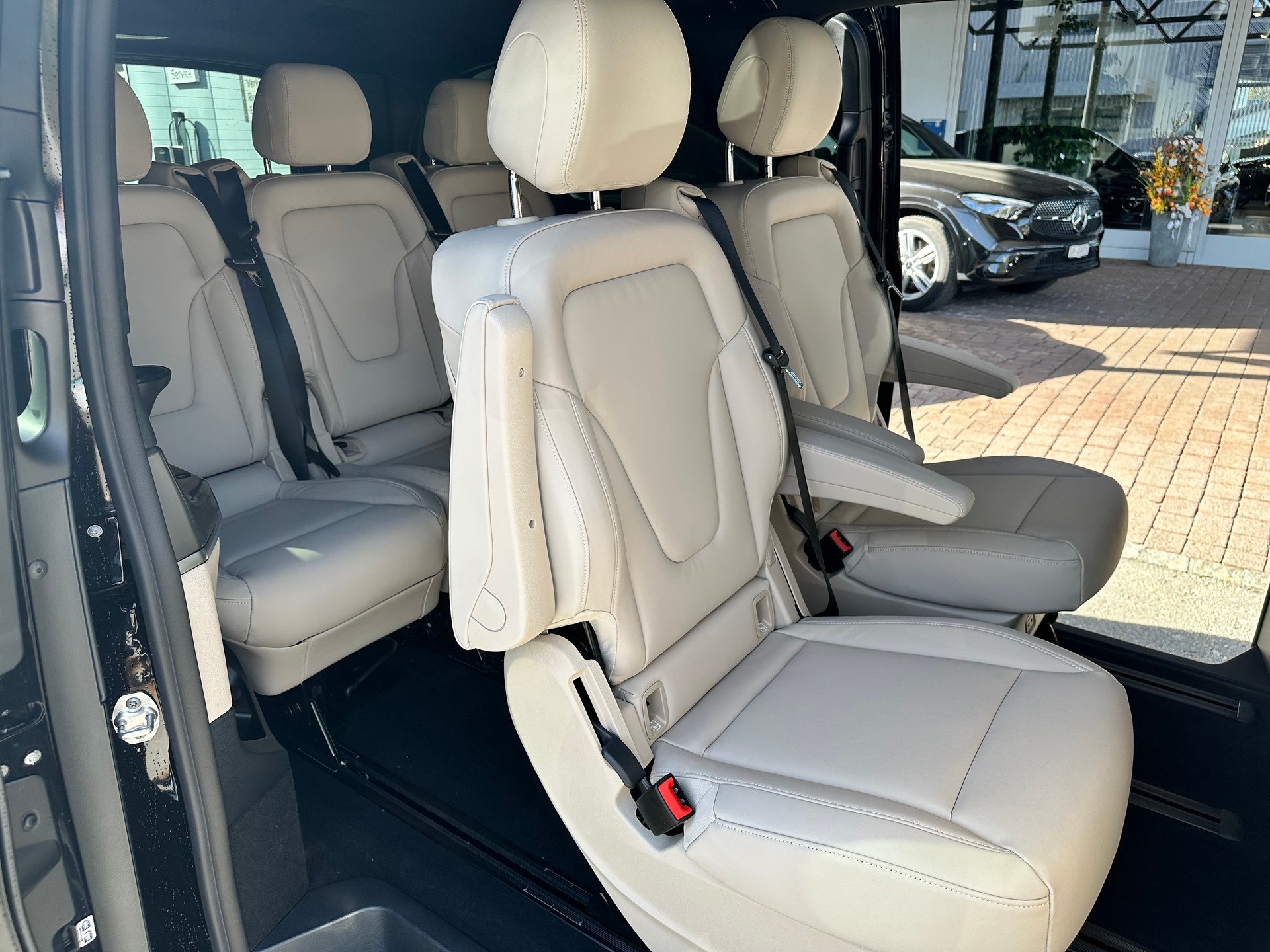 MERCEDES-BENZ V 300 d Exclusive extra lang 4Matic-image-11
