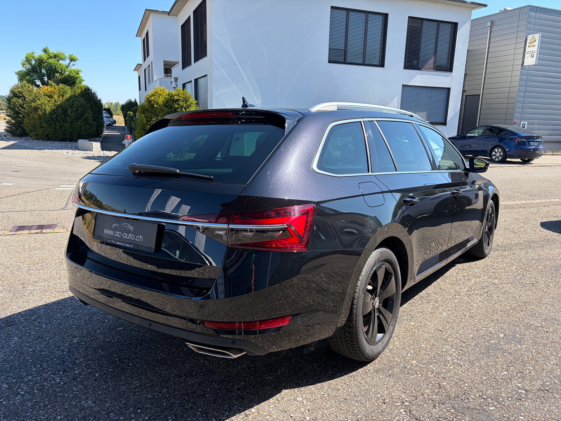 SKODA Superb Combi 2.0 TSI L&K Light 4x4 DSG-image-5