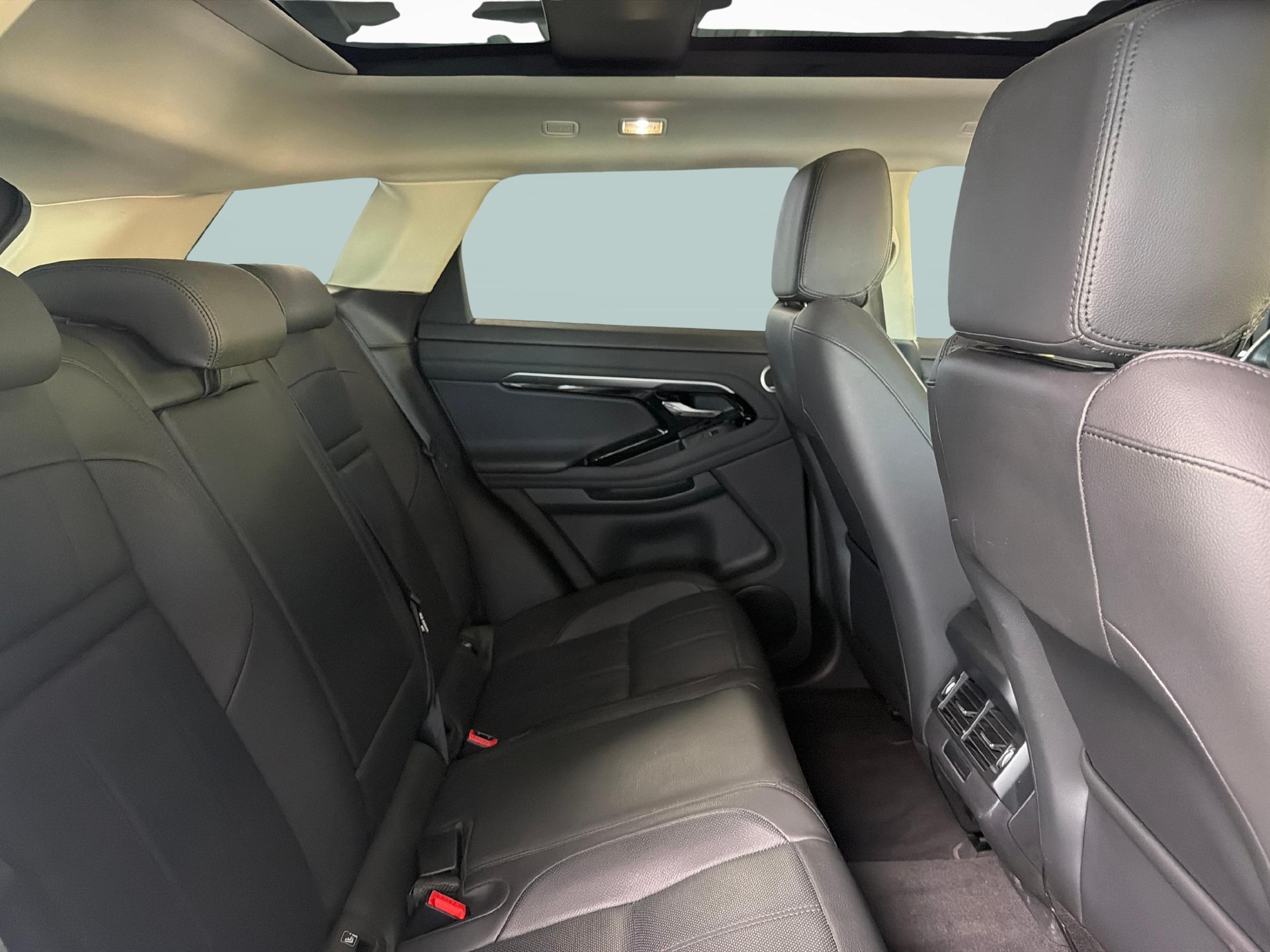 LAND ROVER Range Rover Evoque 2.0 T SE mit elektr. Anhängerkupplung-image-10