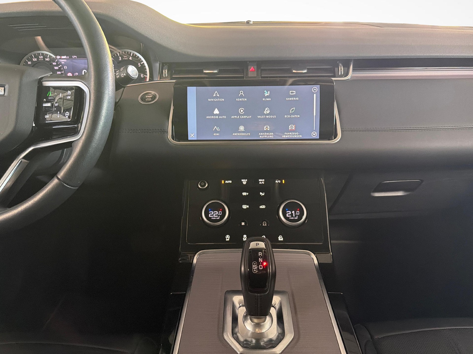 LAND ROVER Range Rover Evoque 2.0 T SE mit elektr. Anhängerkupplung-image-16