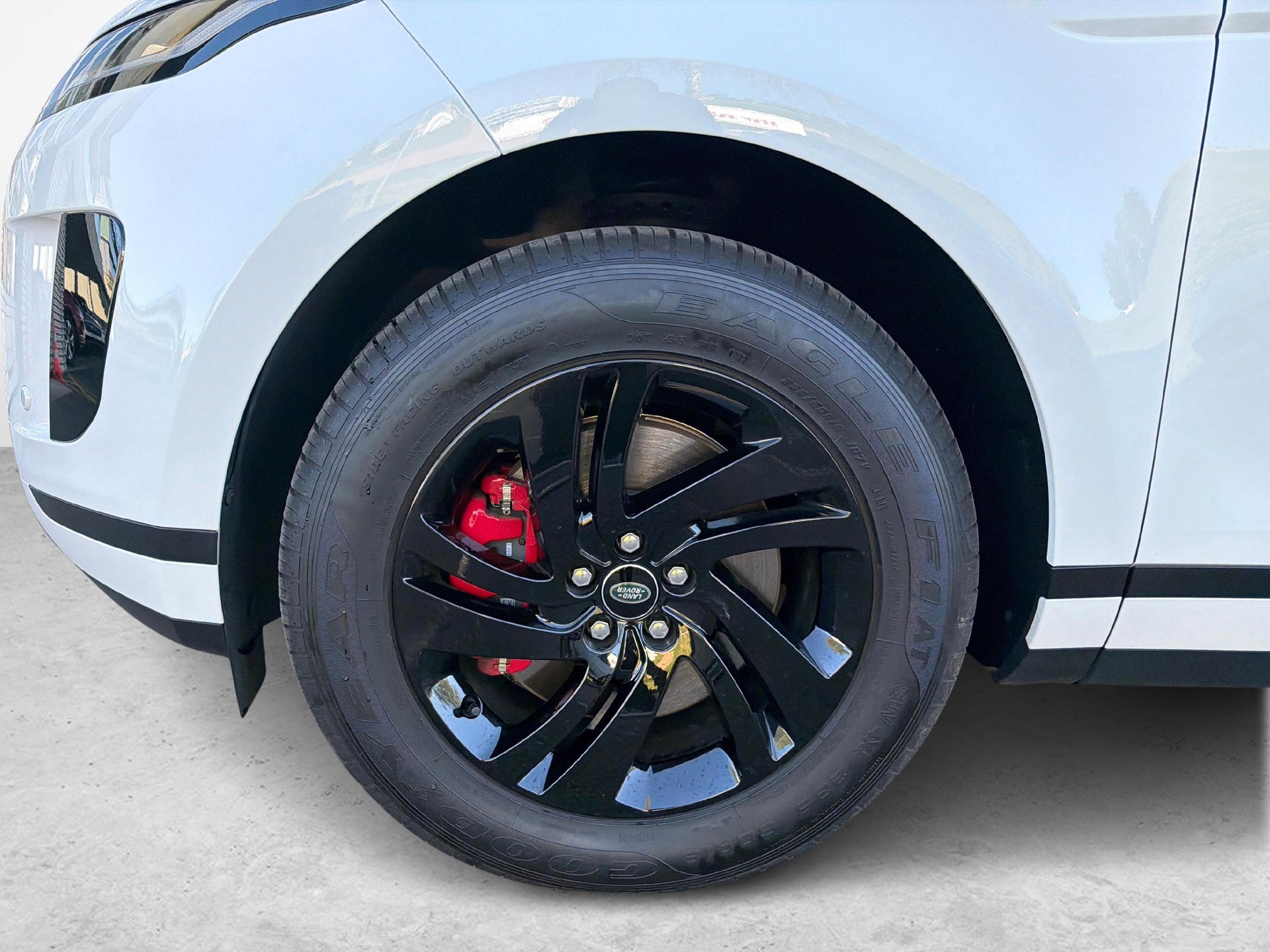 LAND ROVER Range Rover Evoque 2.0 T SE mit elektr. Anhängerkupplung-image-19