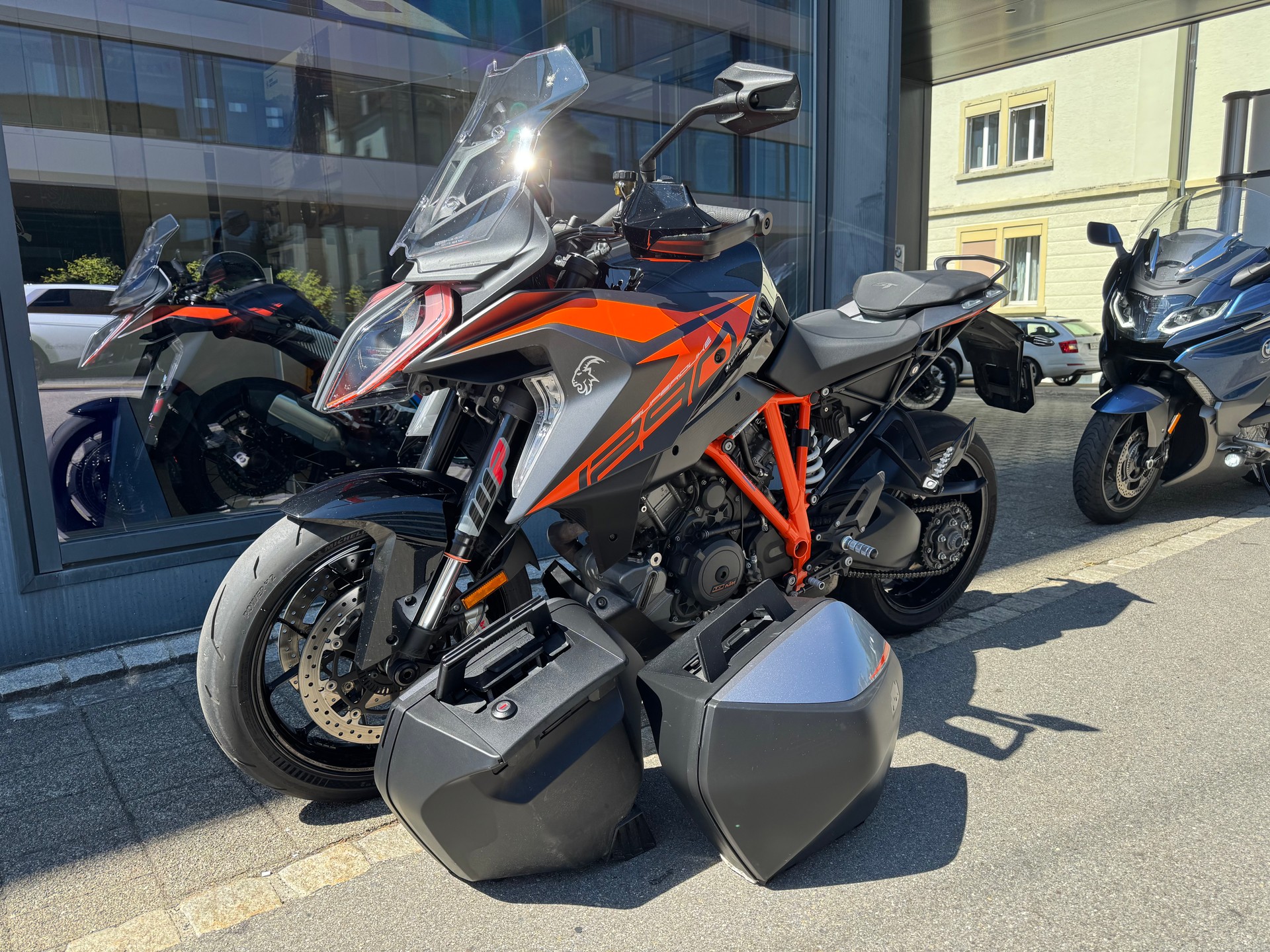 KTM 1290 Super Duke GT-image-0
