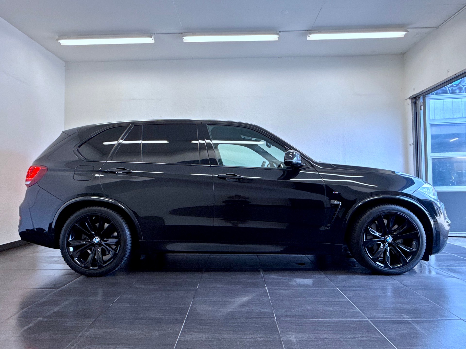 BMW X5 xDrive M50d Steptronic-image-4