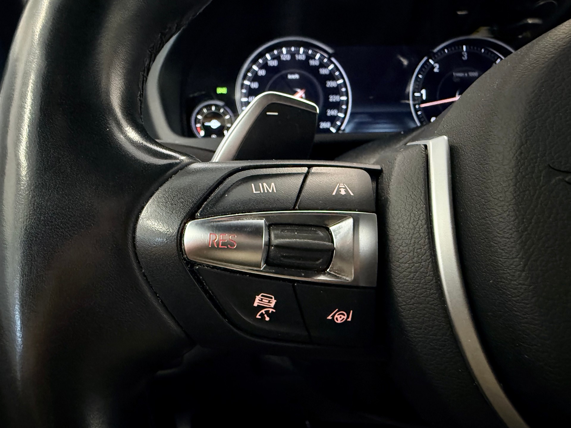 BMW X5 xDrive M50d Steptronic-image-16